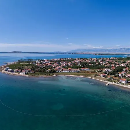 Villa Crowonder Beachfront Blue Bay With Jacuzzi- A1 *
