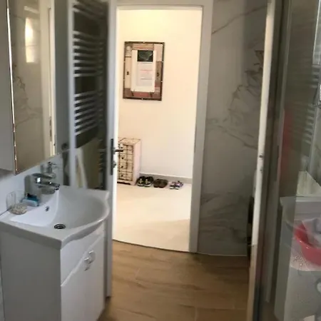 Crowonder Beachfront Blue Bay With Jacuzzi- A1 Privlaka (Zadar)